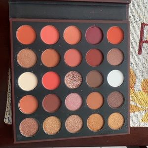 Eye shadows really pretty bought recently but don’t use it